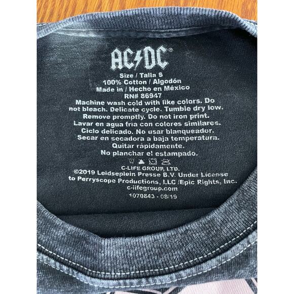 AC/DC long sleeve black CROP top with pink lettering.  Small 100% Cotton - Picture 3 of 5